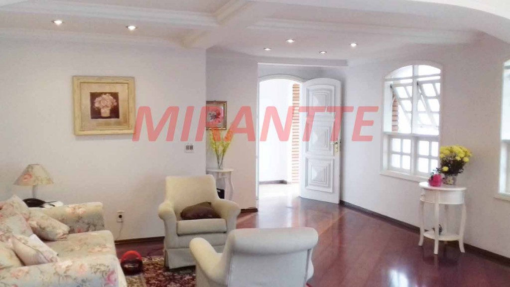 Sobrado de 400m² com 4 quartos em Jardim Guapíra