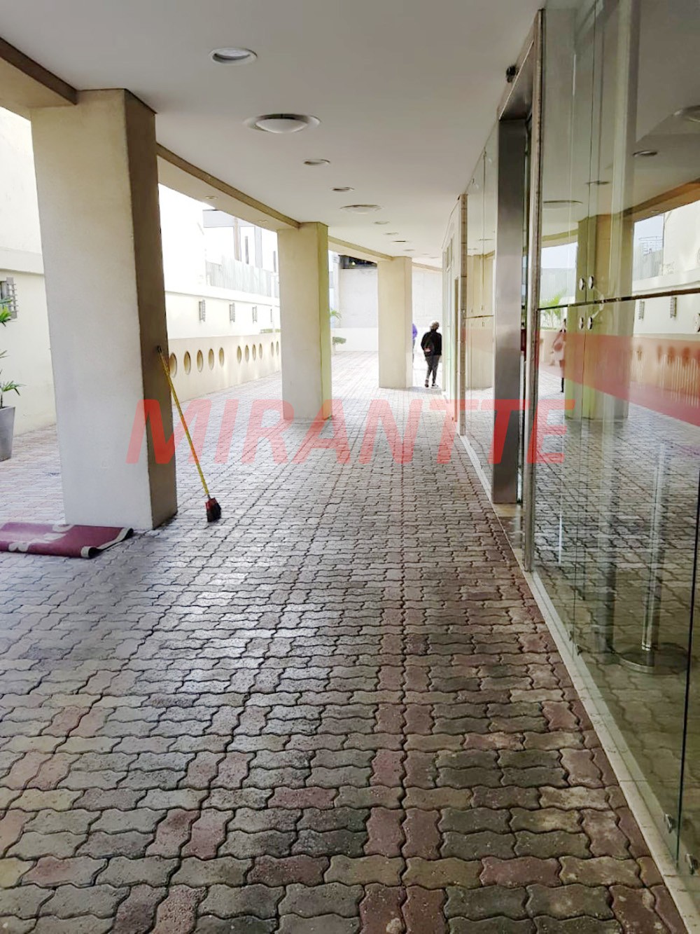 Comercial de 42m² em Santana