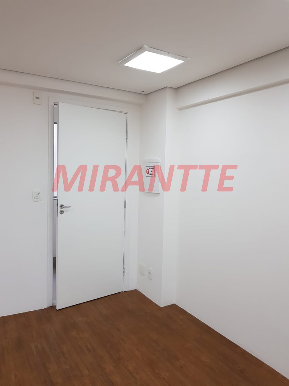 Comercial de 42m² em Santana