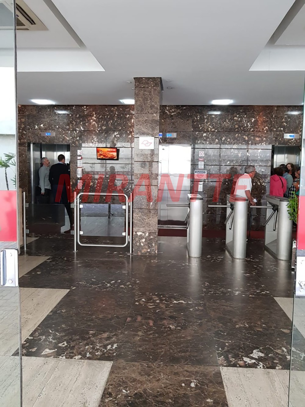 Comercial de 42m² em Santana