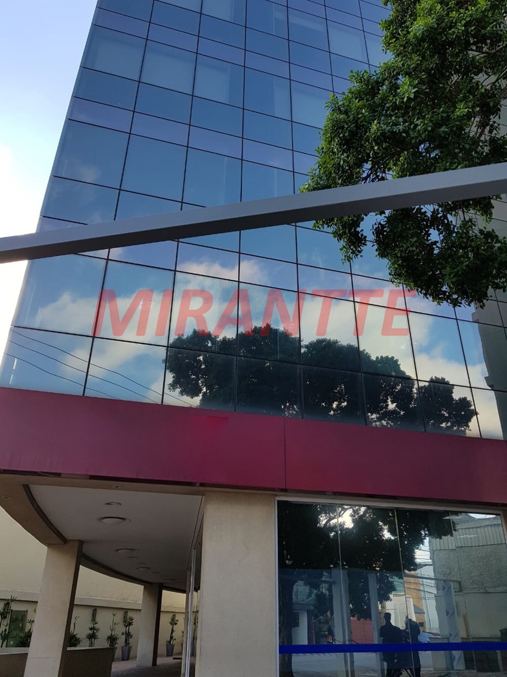Comercial de 42m² em Santana