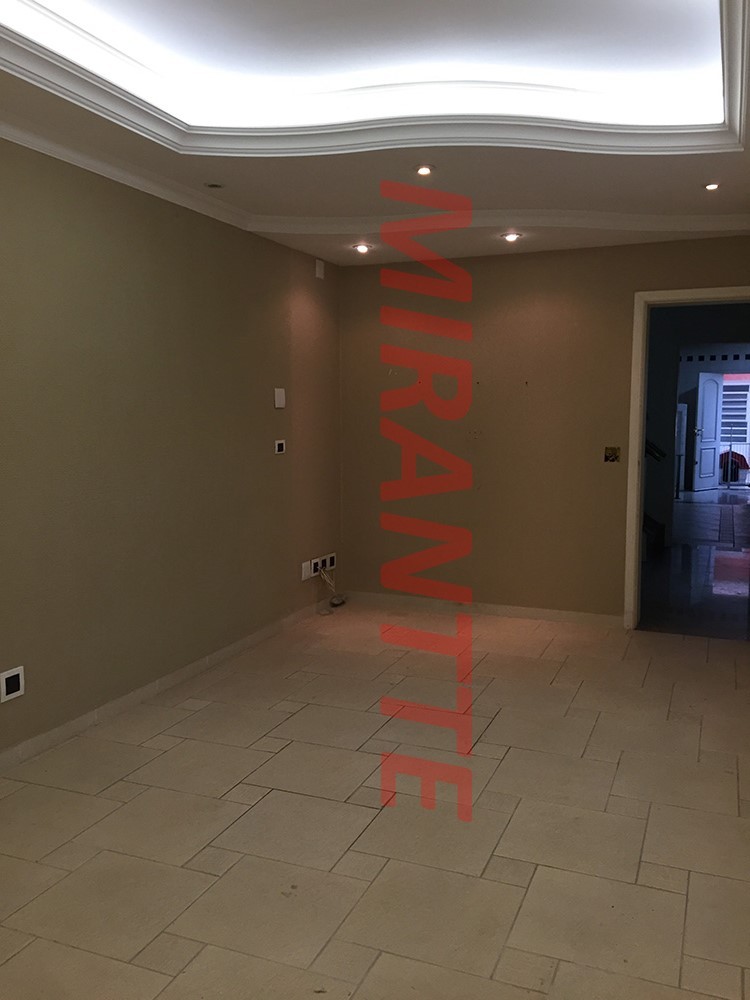 Sobrado de 180m² com 2 quartos em Santa Teresinha