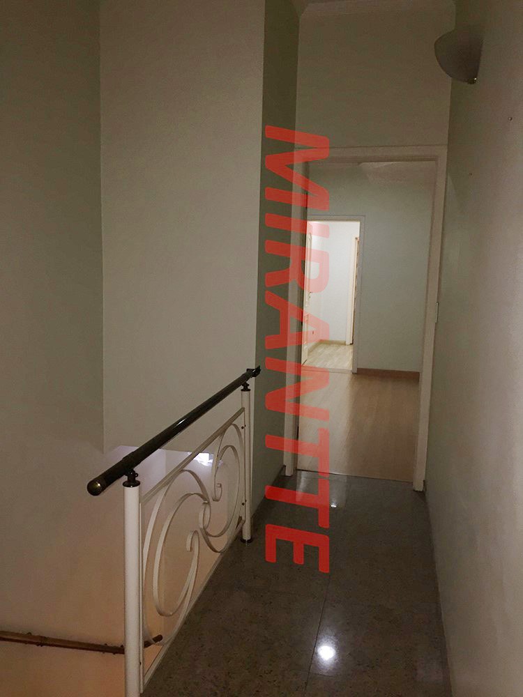 Sobrado de 180m² com 2 quartos em Santa Teresinha