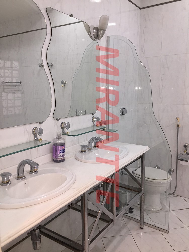 Sobrado de 180m² com 2 quartos em Santa Teresinha