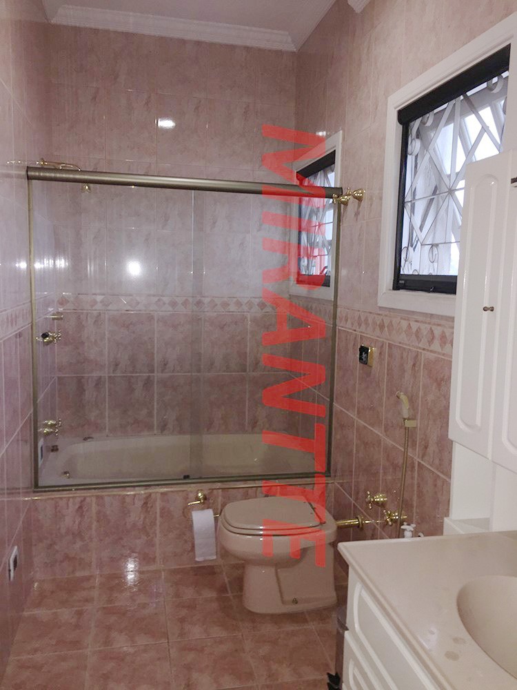 Sobrado de 180m² com 2 quartos em Santa Teresinha