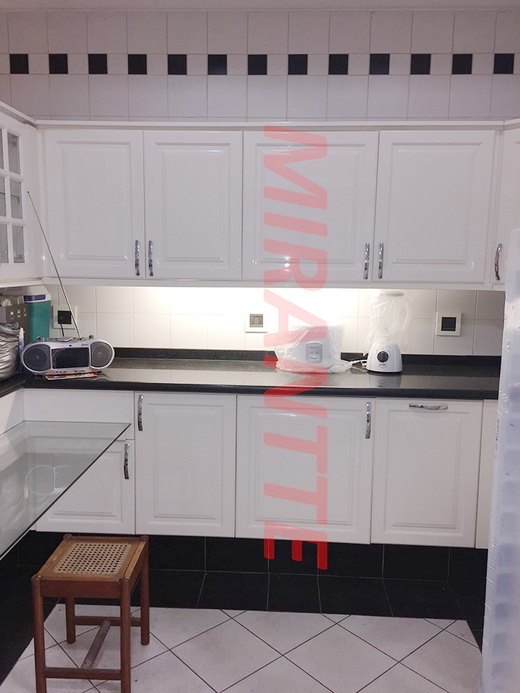 Sobrado de 180m² com 2 quartos em Santa Teresinha