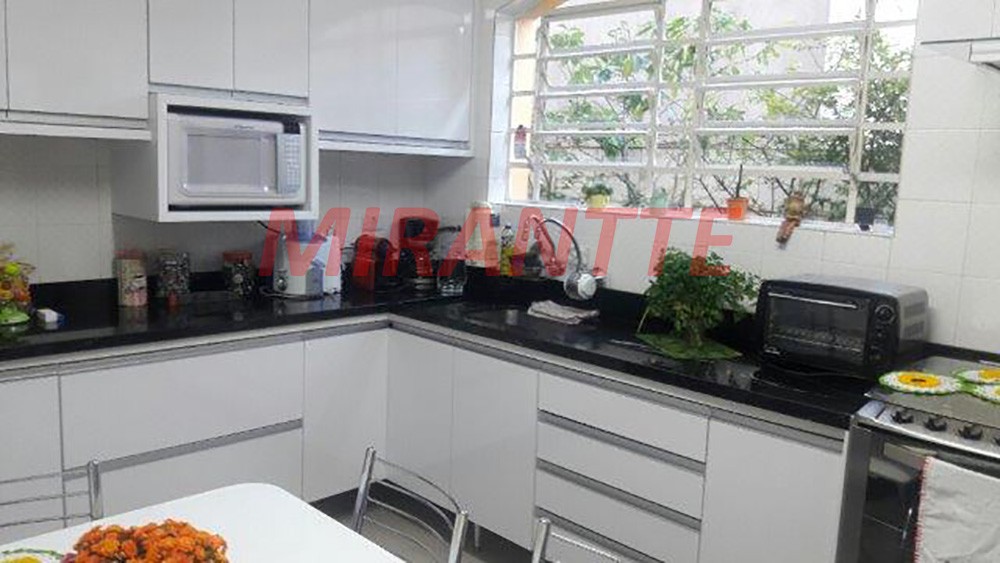 Sobrado de 139m² com 3 quartos em Vila Ester