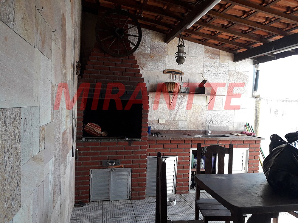 Sobrado de 130m² com 3 quartos em Santa Teresinha
