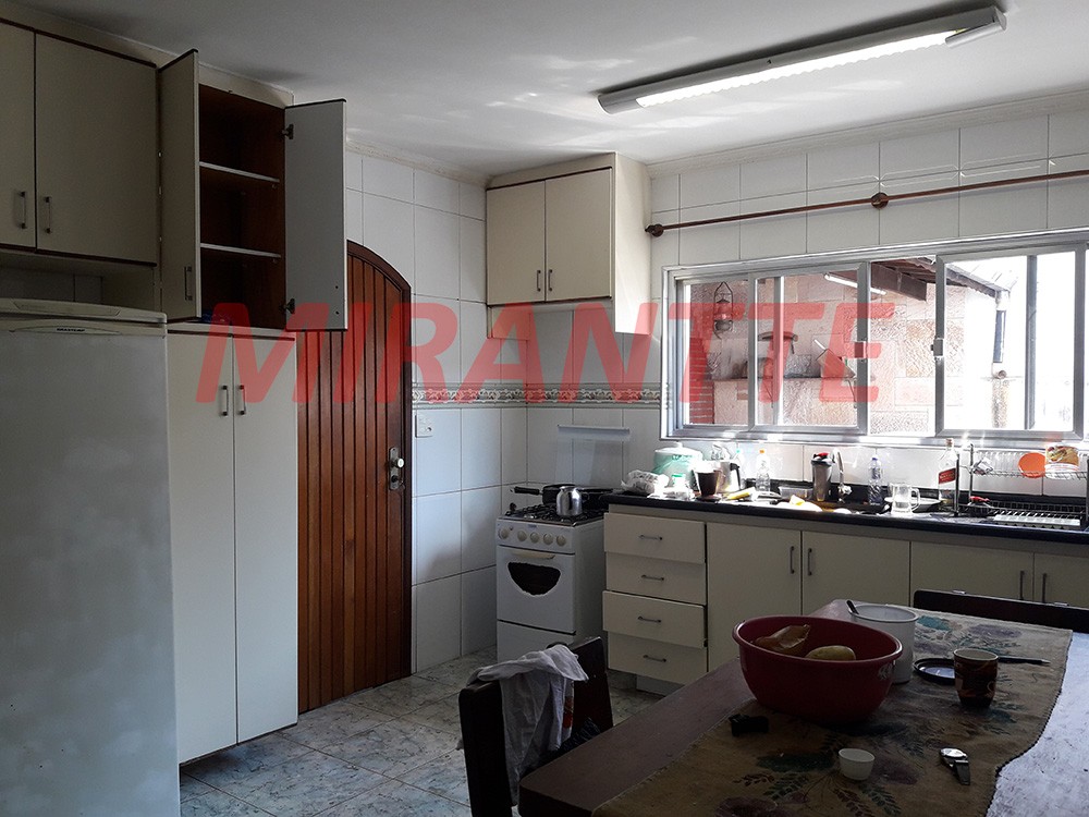 Sobrado de 130m² com 3 quartos em Santa Teresinha