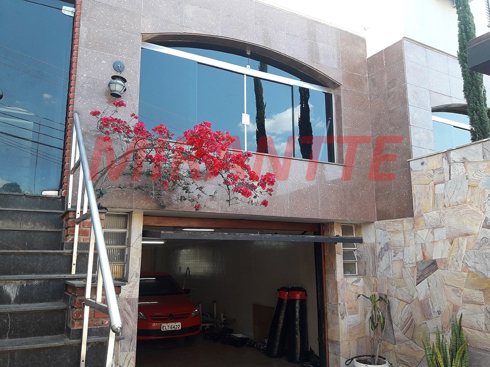 Sobrado de 130m² com 3 quartos em Santa Teresinha