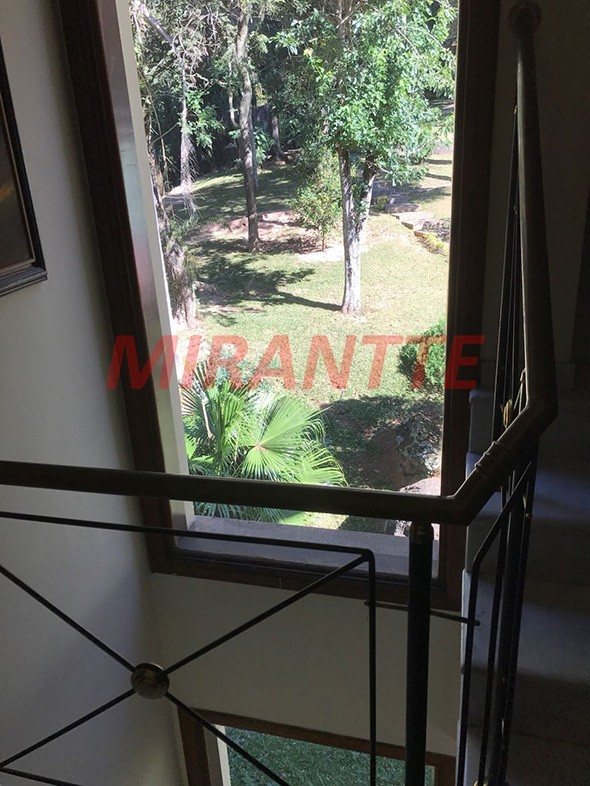 Sobrado de 900m² com 5 quartos em Serra da Cantareira