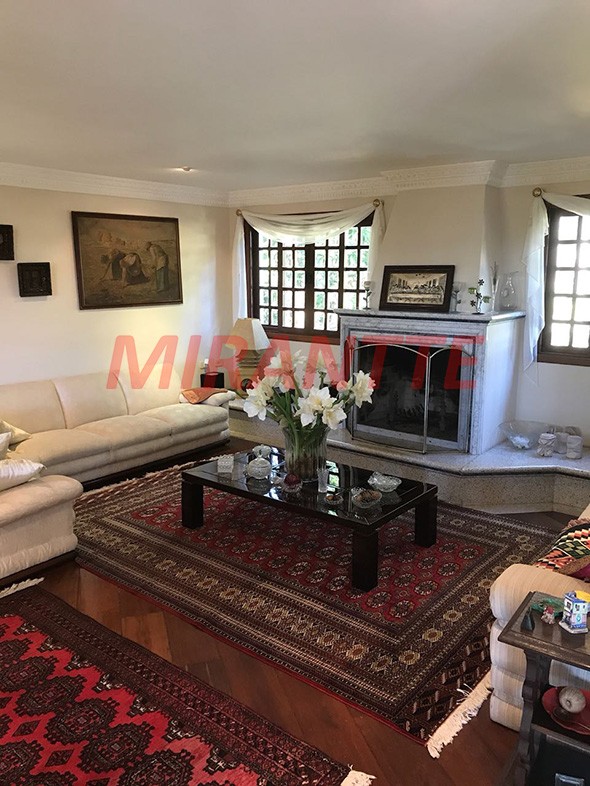 Sobrado de 900m² com 5 quartos em Serra da Cantareira