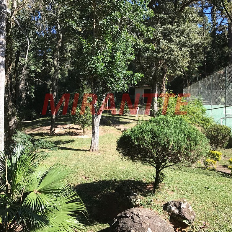 Sobrado de 900m² com 5 quartos em Serra da Cantareira