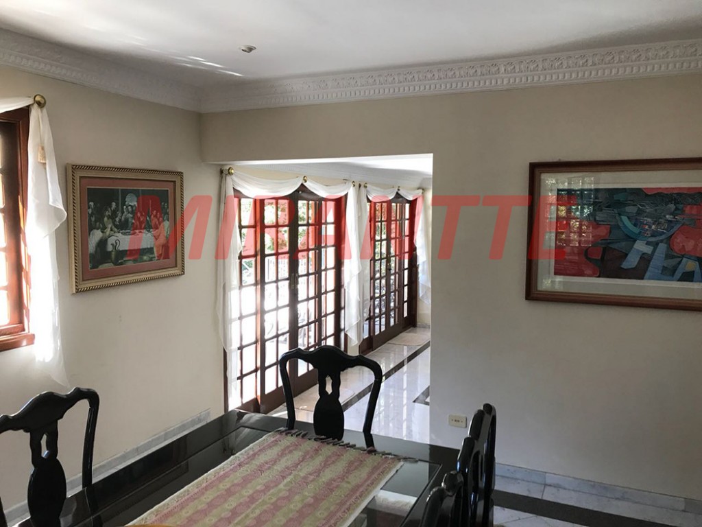 Sobrado de 900m² com 5 quartos em Serra da Cantareira