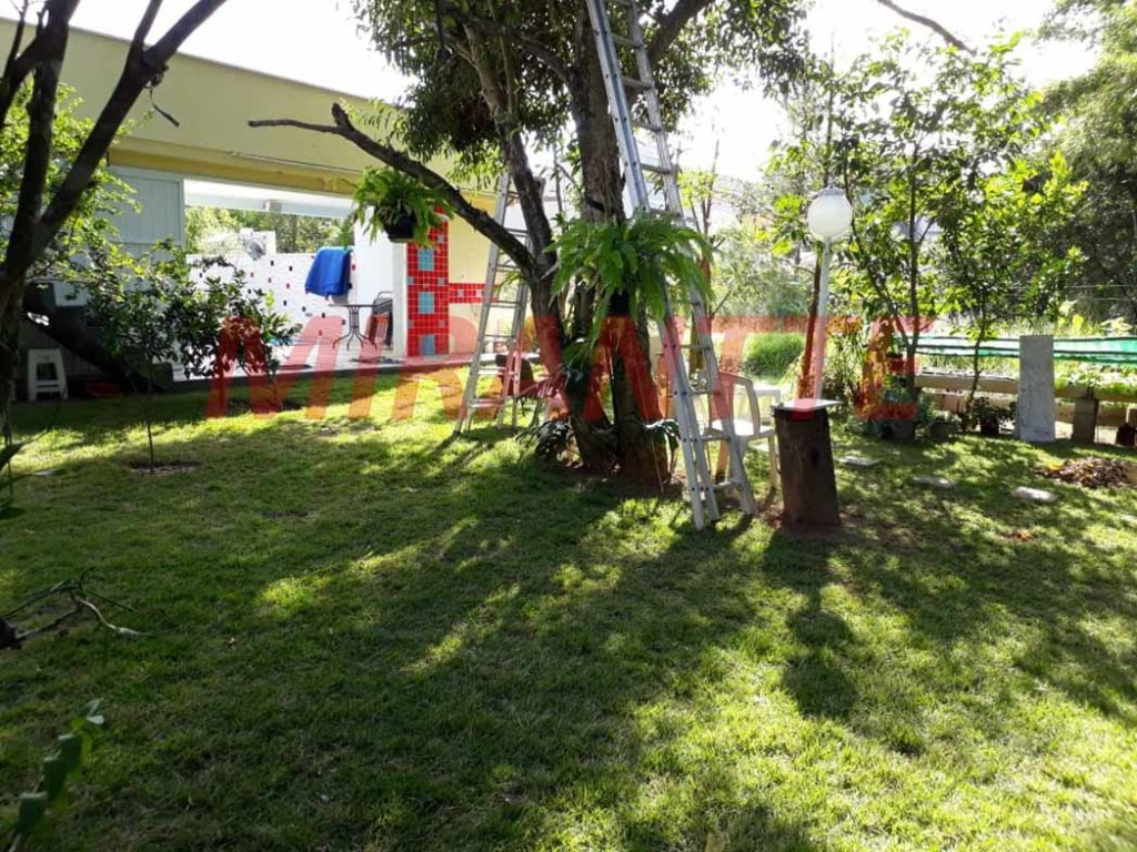 Sobrado de 280m² com 4 quartos em Nova Jandira