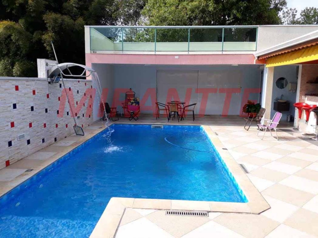 Sobrado de 280m² com 4 quartos em Nova Jandira