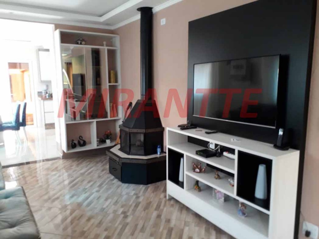 Sobrado de 280m² com 4 quartos em Nova Jandira