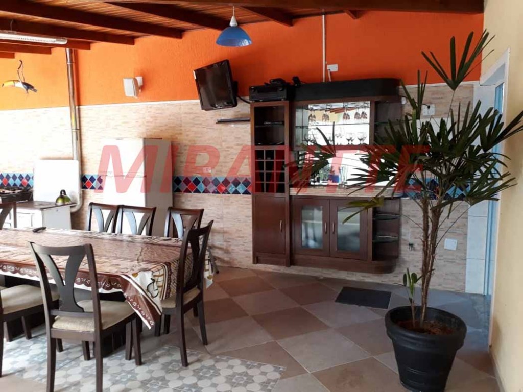 Sobrado de 280m² com 4 quartos em Nova Jandira
