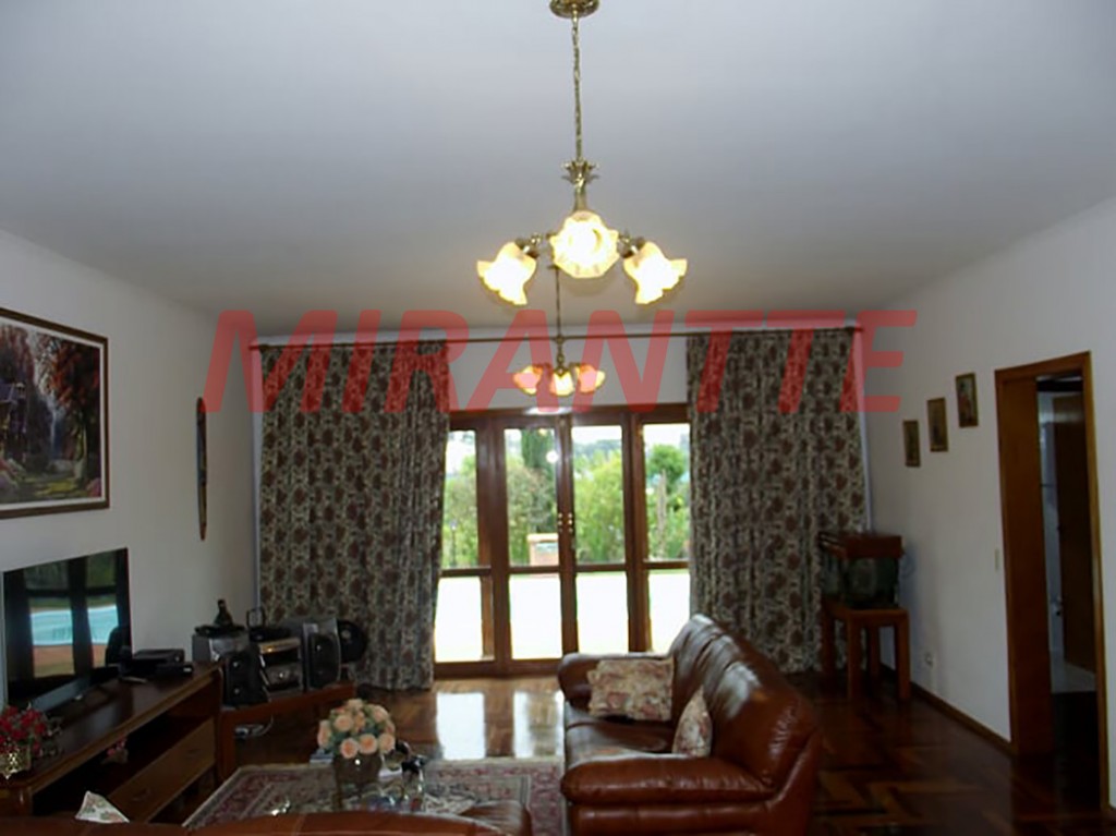 Casa terrea com 2 quartos em CENTRO