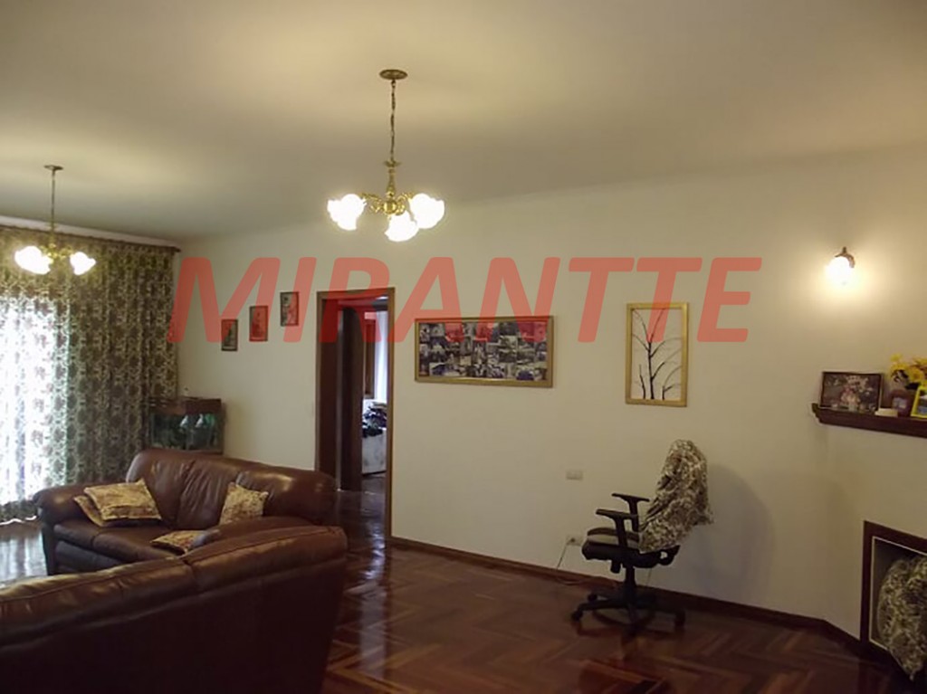 Casa terrea com 2 quartos em CENTRO