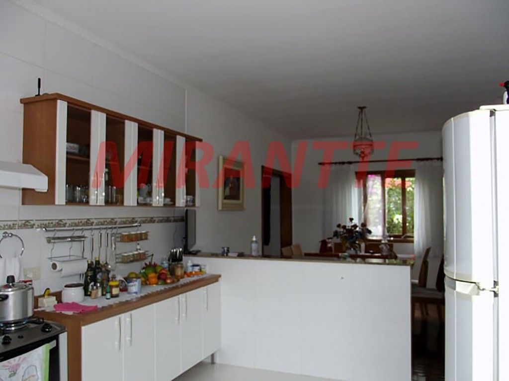 Casa terrea com 2 quartos em CENTRO