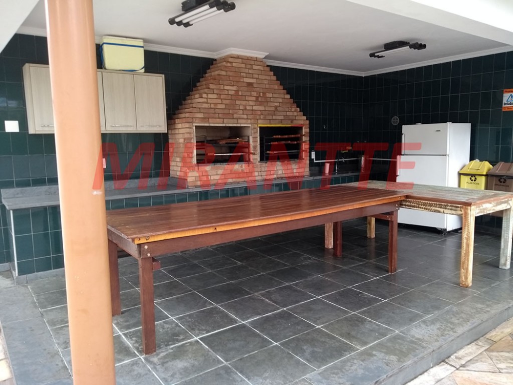 Apartamento de 199m² com 4 quartos em Água Fria