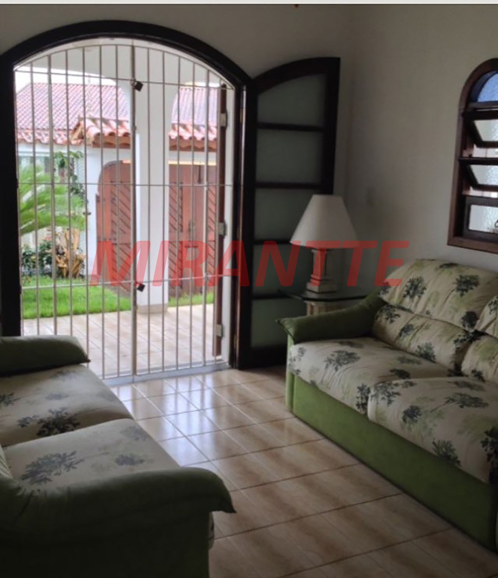 Casa terrea de 181m² com 3 quartos em Mosteiro – Centro