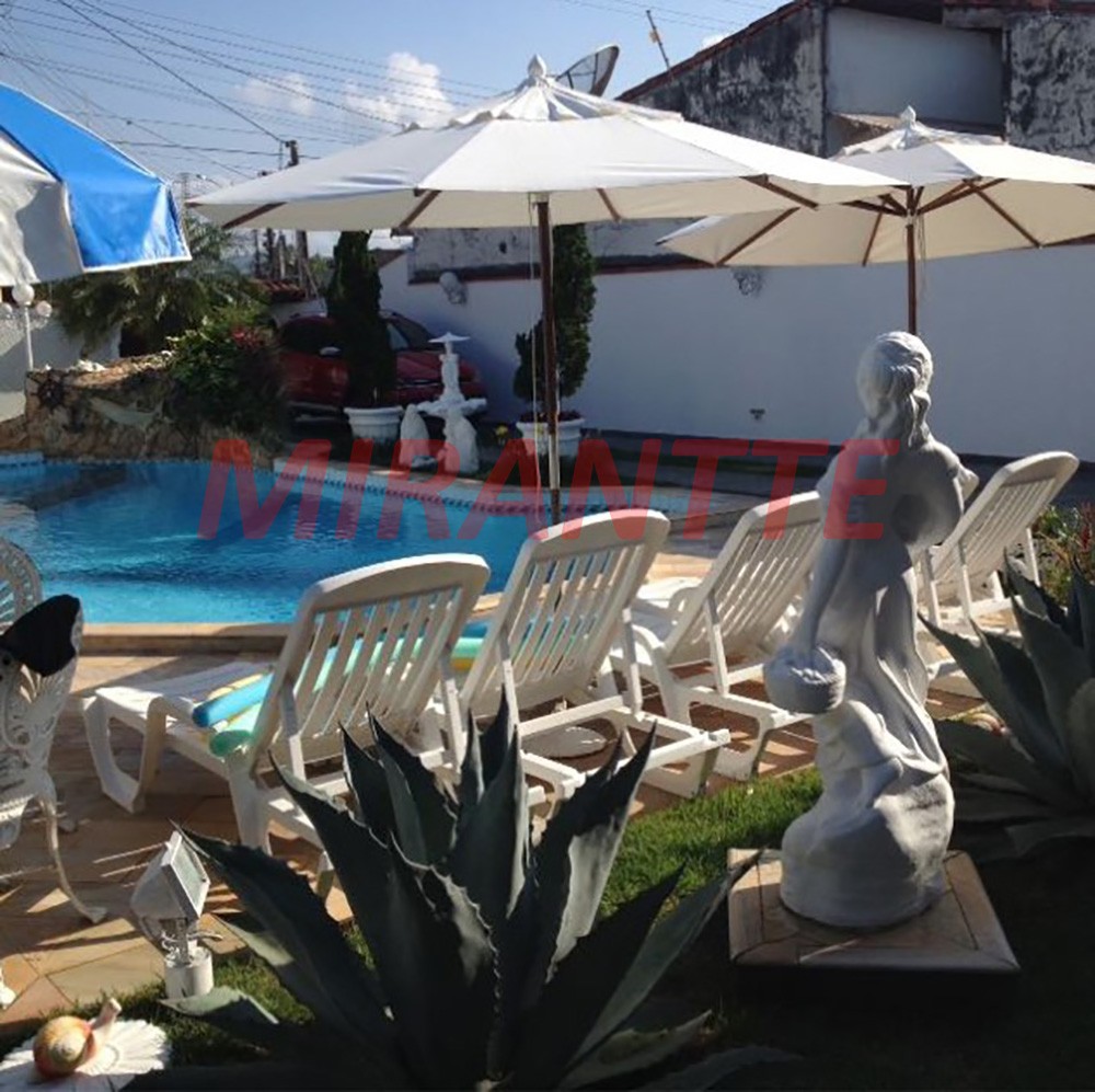 Casa terrea de 181m² com 3 quartos em Mosteiro – Centro