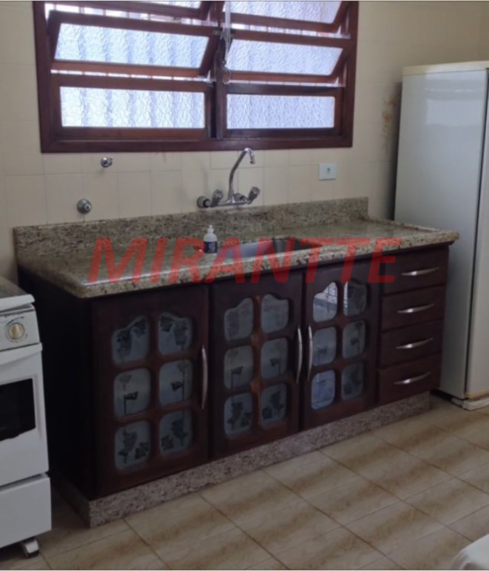 Casa terrea de 181m² com 3 quartos em Mosteiro – Centro