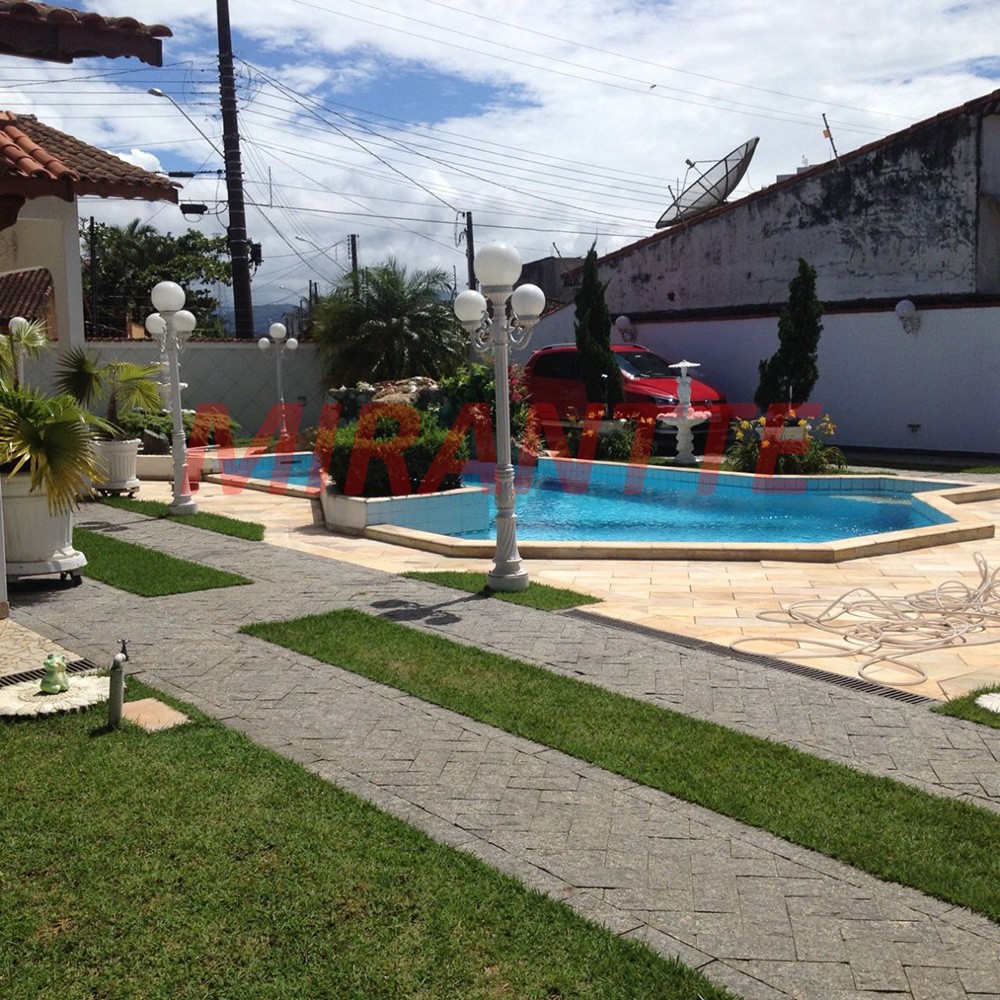 Casa terrea de 181m² com 3 quartos em Mosteiro – Centro