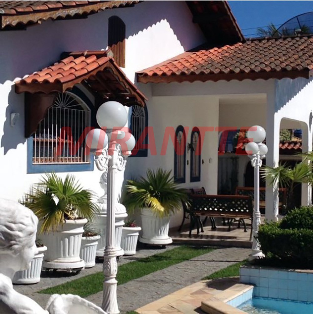 Casa terrea de 181m² com 3 quartos em Mosteiro – Centro