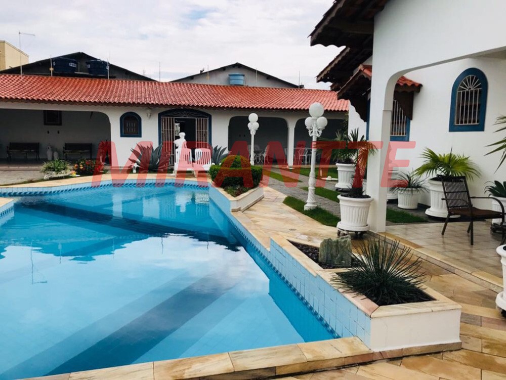 Casa terrea de 181m² com 3 quartos em Mosteiro – Centro