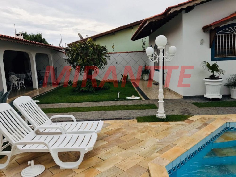 Casa terrea de 181m² com 3 quartos em Mosteiro – Centro