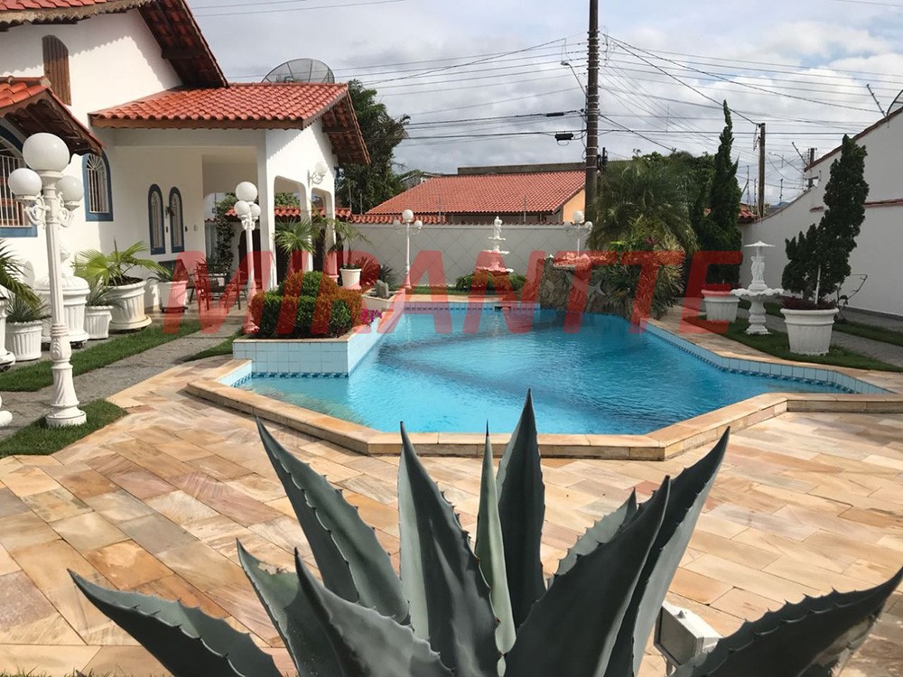Casa terrea de 181m² com 3 quartos em Mosteiro – Centro