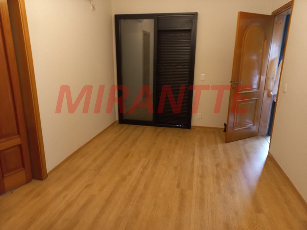 Cobertura de 500m² com 4 quartos em Água Fria