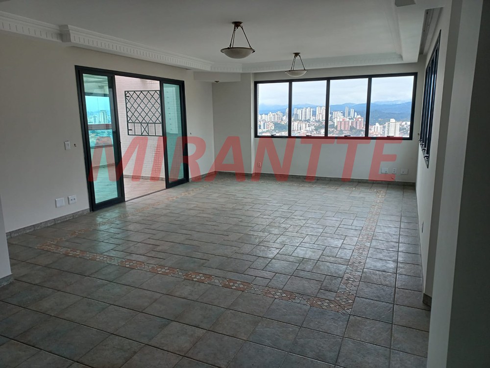 Cobertura de 500m² com 4 quartos em Água Fria
