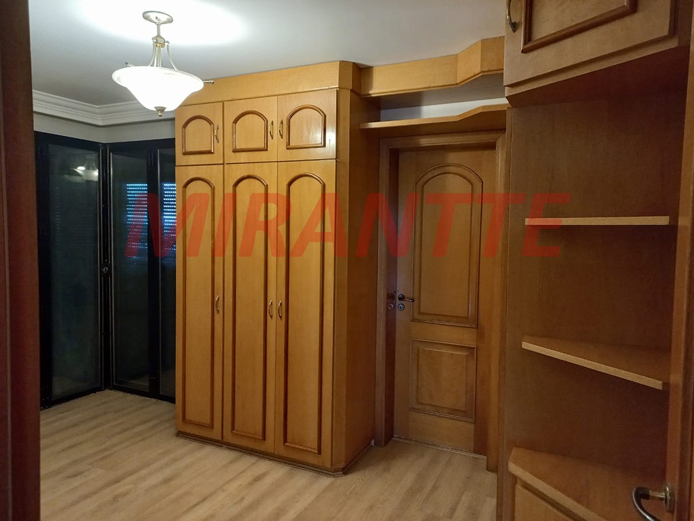 Cobertura de 500m² com 4 quartos em Água Fria