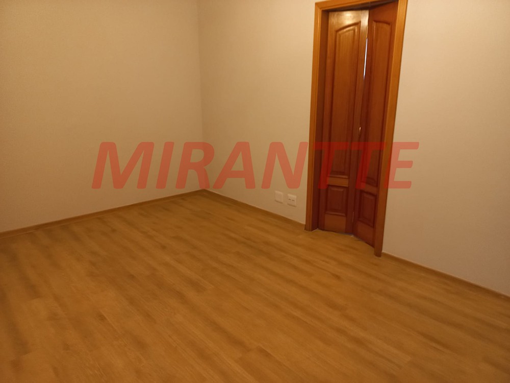 Cobertura de 500m² com 4 quartos em Água Fria