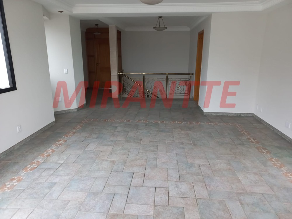 Cobertura de 500m² com 4 quartos em Água Fria