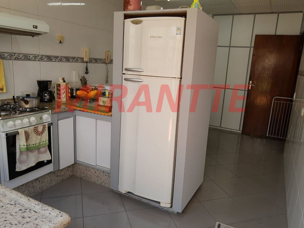 Casa terrea de 250m² com 3 quartos em Jardim Santa Mena