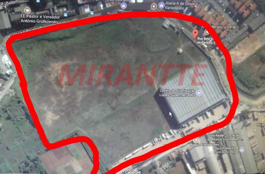 Terreno de 97594m² em Centro