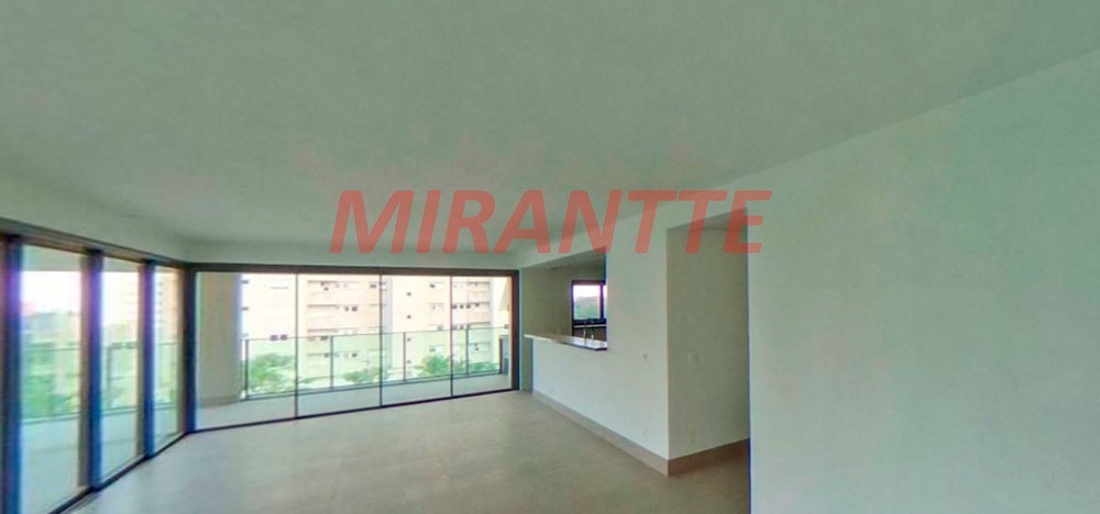 Apartamento de 2018m² com 4 quartos em Santana
