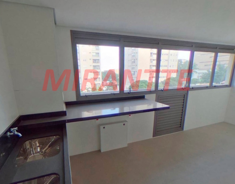 Apartamento de 2018m² com 4 quartos em Santana