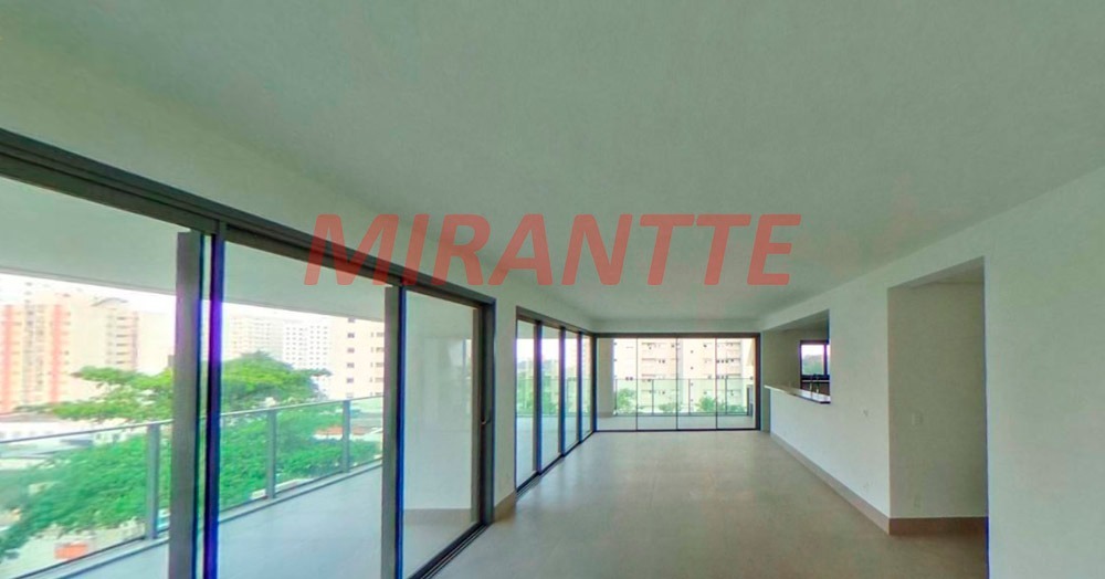 Apartamento de 2018m² com 4 quartos em Santana