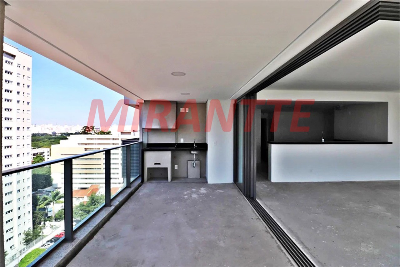 Apartamento de 255m² com 4 quartos em Santana