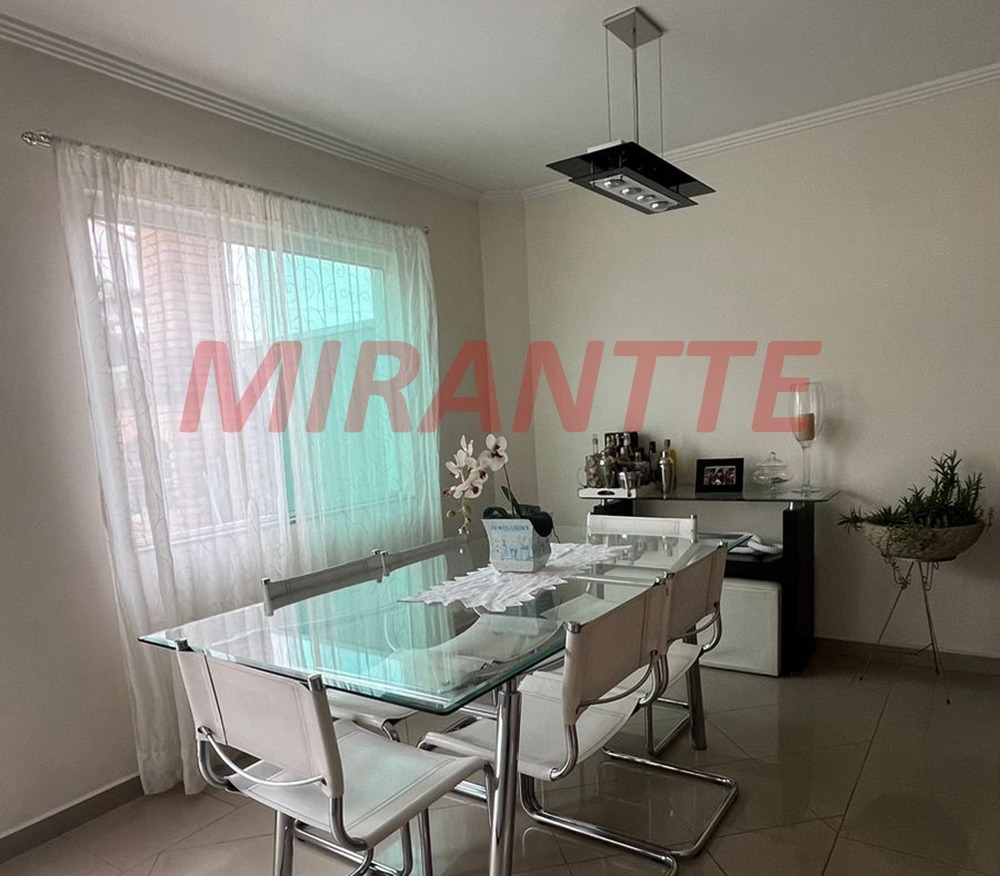 Sobrado de 123m² com 3 quartos em Vila Nivi