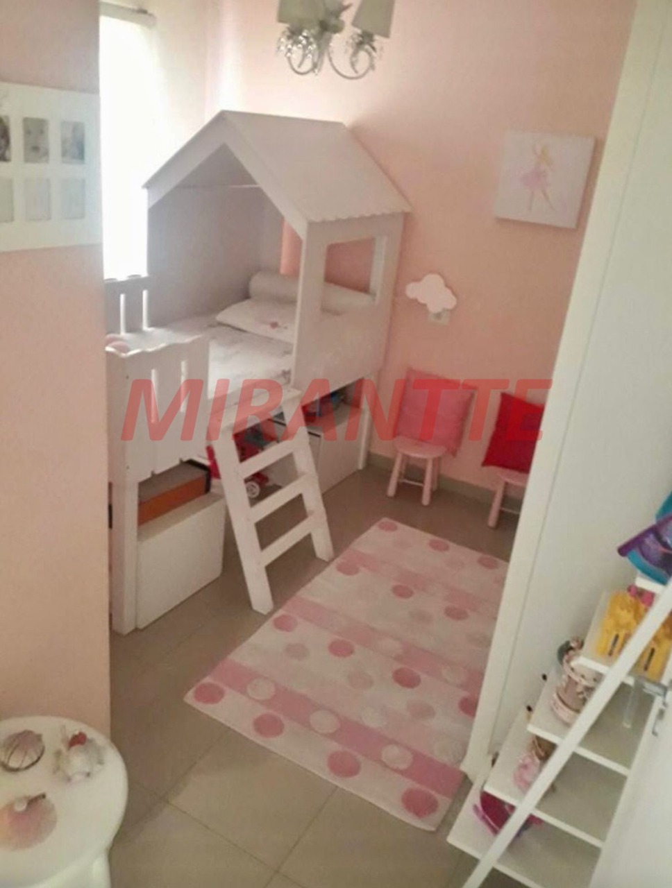 Sobrado de 123m² com 3 quartos em Vila Nivi