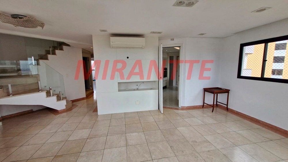 Cobertura de 221m² com 4 quartos em Água Fria