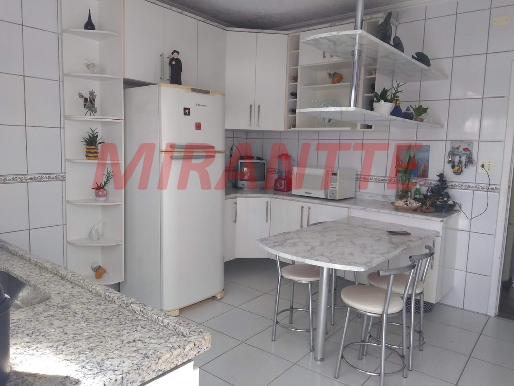 Sobrado de 180m² com 4 quartos em Santana
