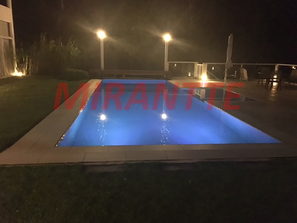 Cond. fechado de 986m² com 5 quartos em MEDEIROS